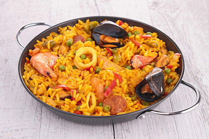 SEAFOOD PAELLA WITH CHICKEN AND SAUSAGE